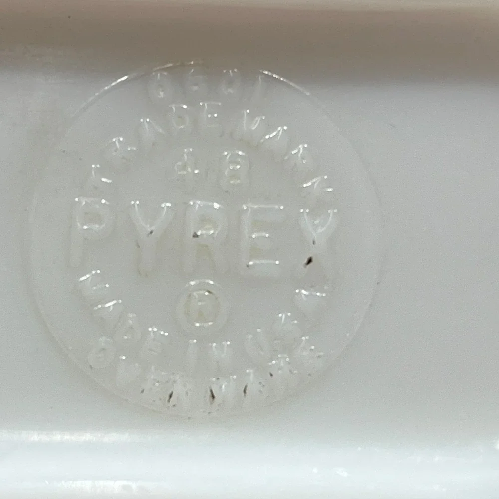 Vintage Pyrex Red Refrigerator Dish 501 1-1/2 Cup Oven‎ Ware Made in USA MCM